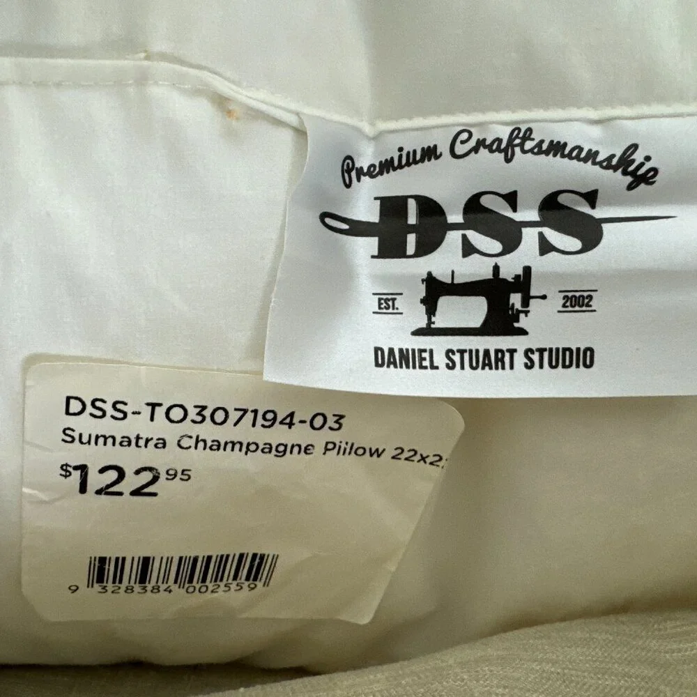 NEW  Daniel Stuart Studio PREMIUM Craftsmansship Pillow Sumatra Champagne